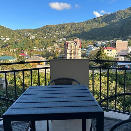 Gonio N301A Beachfront Mountain View Apartment 外观 照片