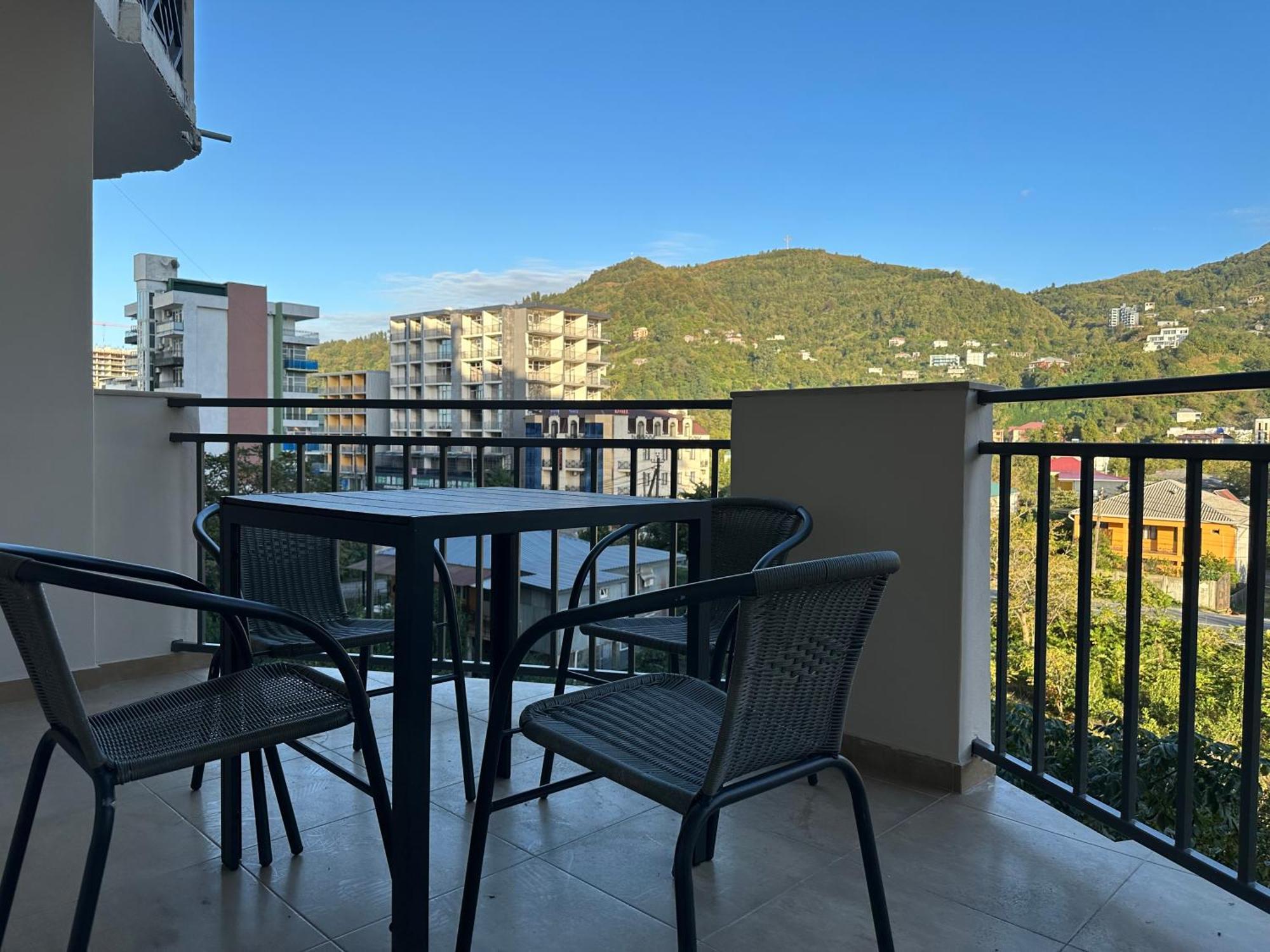 Gonio N301A Beachfront Mountain View Apartment 外观 照片